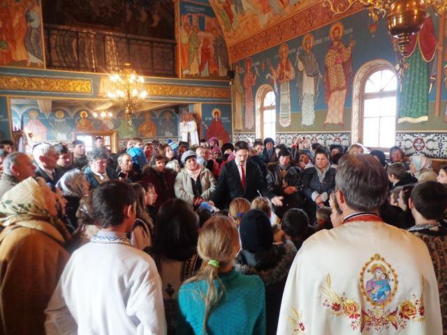 Micii colindatori ai parohiei